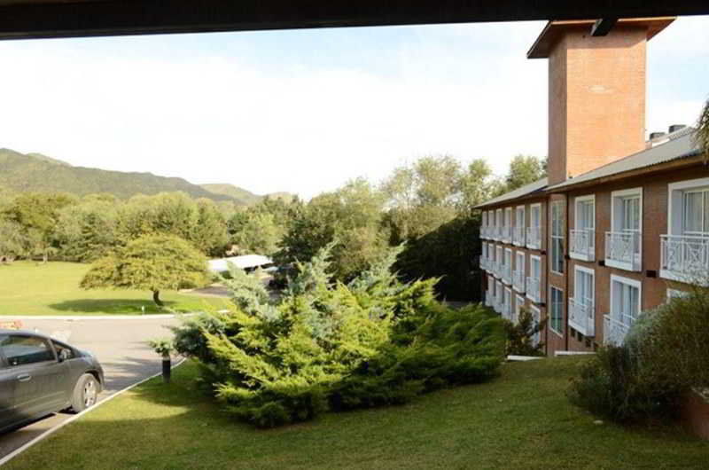 Howard Johnson Hotel&Spa Villa General Belgrano Exterior foto
