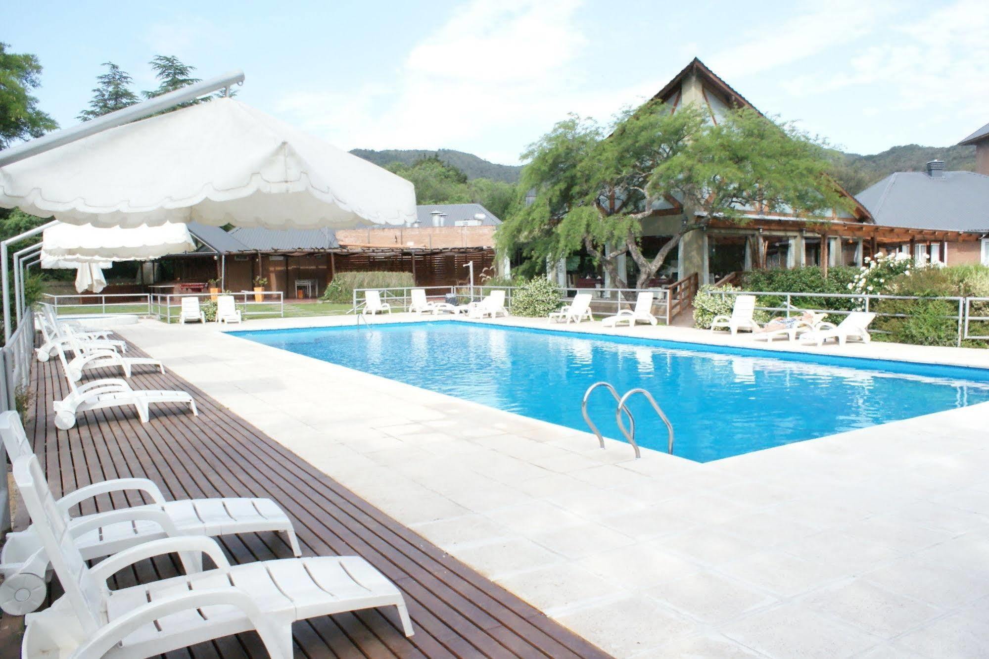 Howard Johnson Hotel&Spa Villa General Belgrano Exterior foto